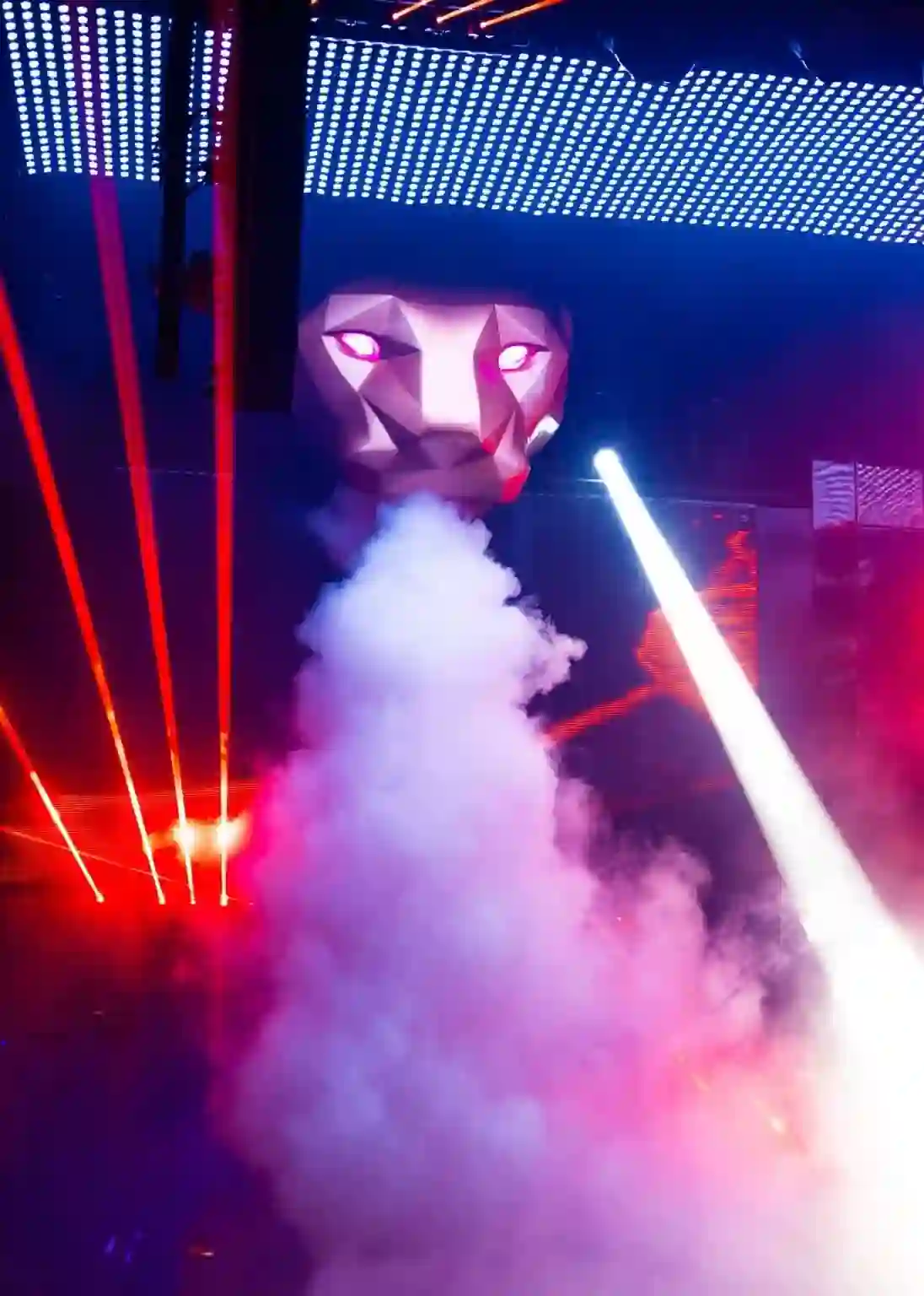 Dazzling light show creating a luxury nightlife atmosphere at XO Club Dubai